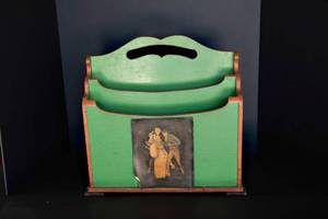 lot 186 image: Vintage Magazine Rack
