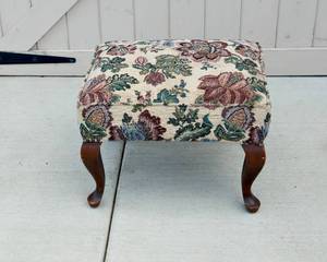 lot 16 image: Tapestry Stool