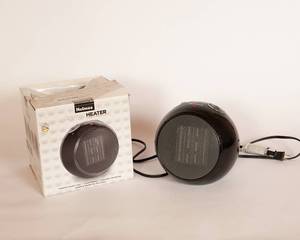 lot 33 image: Holmes Ceramic Heater