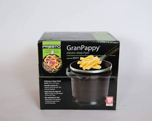 lot 48 image: Presto Grandaddy Deep Fryer