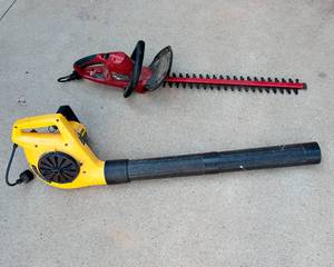 lot 66 image: Electric Leaf Blower and Trimmer