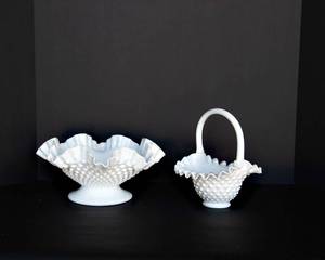 lot 95 image: Vintage Fenton Hobnail Milk Glass