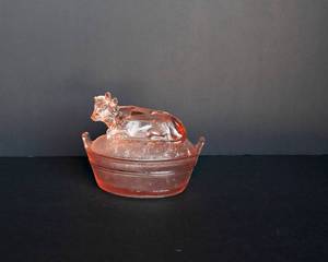 lot 101 image: Vintage Glass Cow