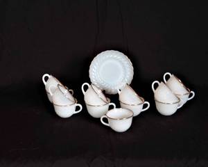 lot 52 image: Anchor Hocking Cups