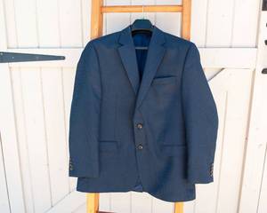 lot 215 image: Mens Blazers