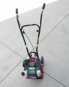 lot 72 image: Earthquake 2 Cycle Cultivator