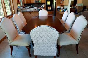 lot 1B image: Kincaid Carriage House Double Pedestal Dining Table and 8 Upholstered Chairs