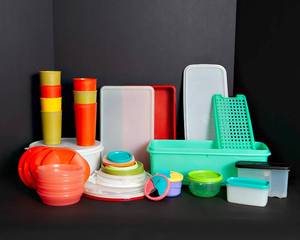 lot 153 image: Vintage Tupperware