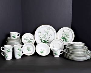 lot 127 image: Vintage Noritake Stoneware Mountain Flowers Place Setting for 6