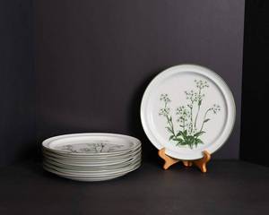 lot 128 image: Vintage Noritake Stoneware Mountain Flowers Dinner Plates