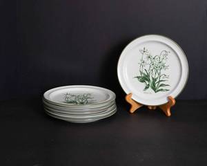 lot 129 image: Vintage Noritake Stoneware Mountain Flowers Salad Plates