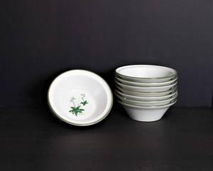 lot 133 image: Vintage Noritake Stoneware Mountain Flowers CerealServing Bowls