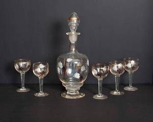 lot 20 image: Vintage Decanter and 5 Aperitif Glasses