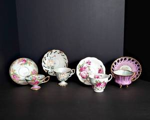 lot 197 image: Vintage Tea Cups and Saucers