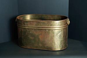 lot 14 image: Vintage Brass Tub