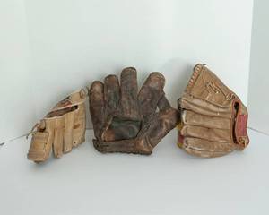 lot 205 image: Three Childrens Vintage Baseball Mitts