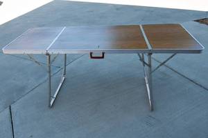 lot 204 image: Vintage Folding Table