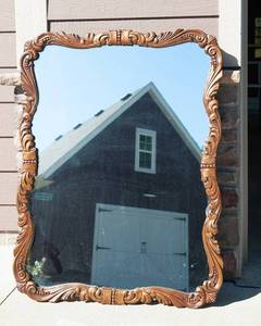 lot 152 image: Vintage Mirror