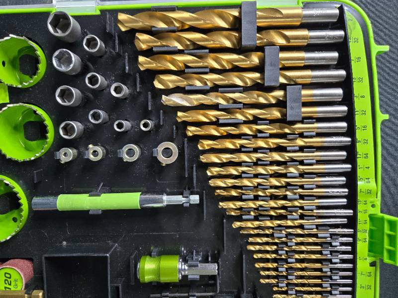 OＢTセットになります。 Kawasaki 116-Piece Titanium Power Drill Bit Set - Handy Tool