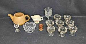 lot 104 image: Assortment of 12 Glassware and Pottery Pieces - Decorative Tableware