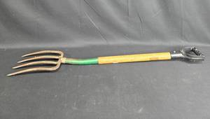 lot 132 image: Used Garden Fork with Wooden Handle - Green Tilling Brand