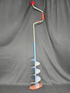lot 135 image: Used Manual Post Hole Digger with Sharp Drill Blades