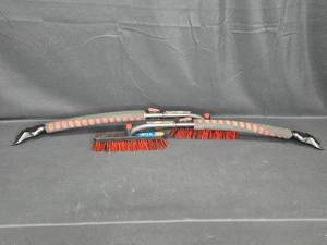lot 39 image: Set of 2 Extendable Windshield Scrapers w Brushes - 50 Inch Reach
