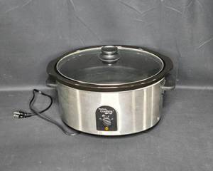 lot 77 image: West Bend Crockery Cooker with Owners Guide
