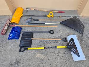 lot 214 image: Group of Garden and Snow Removal Tools - Assorted Equipment