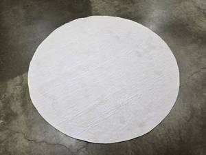 lot 221 image: Round White Area Rug Pad - 90.5 x 90.5