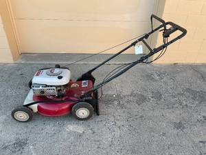 lot 2 image: Used White Outdoor 21 Self-Propelled Lawn Mower - 6.5 HP