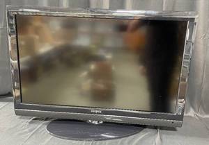 lot 7 image: Insignia 37 LCD TV - Model NS-37L10A