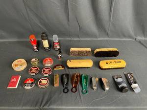 lot 172 image: Comprehensive Cleaning Kit for Shoes and Leather Care