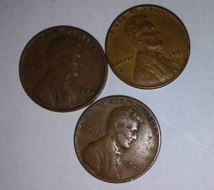 lot 384 image: Lincoln WHEAT One Cent Penny (3). Years 1941,45,56.