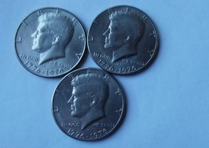 lot 445 image: Kennedy 1776-1976 BICENTENIAL Half Dollar (3)