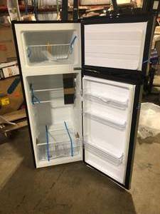 Vissani 7.1 cu. ft. Top Freezer Refrigerator in Stainless Steel Look Customer Returns See Pictures