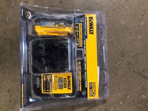 DEWALT 20V MAX POWERSTACK Compact Battery Starter Kit  Customer Returns See Pictures