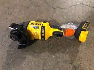 DEWALT FLEXVOLT 60V MAX Cordless Brushless 4.5 in. to 6 in. Small Angle Grinder with Kickback Brake (Tool Only)  Customer Returns See Pictures
