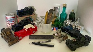 lot 53 image: Vintage Razors and Cologne Decanters, Straight Razor from Germany