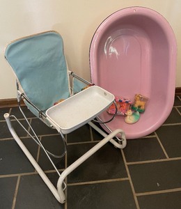 lot 59 image: Antique Vintage Baby Furniture and Pink Enamel Bathtub Lot