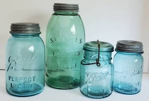 lot 86 image: Vintage Green Swayzees Mason Jar with Zinc Lid