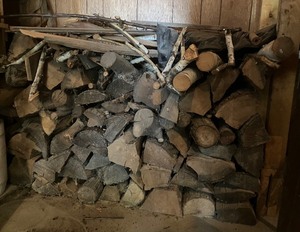 lot 92 image: 60 plus pieces of split wood