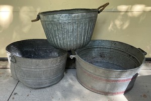 lot 100 image: Three Vintage Galvanized Metal Tubs