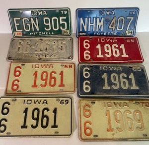 lot 89 image: Vintage Lot of Minnesota and Iowa License Plates Lot of 30