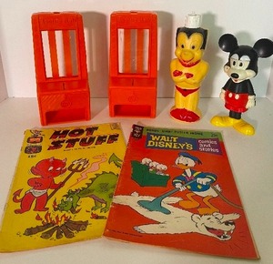 lot 173 image: 1969 Hasbro Tootsie Roll Dispensers Banks 1963 Terrytoons Mighty Mouse Soaky Toy etc