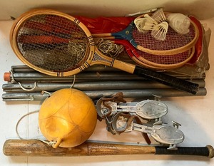 lot 163 image: Vintage Outdoor Game Lot