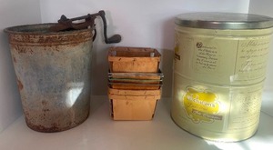 lot 174 image: Primitive Ice Cream Maker and Vintage Schwans Ice Cream Tin Lot