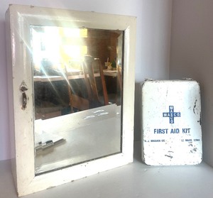 lot 178 image: Vintage Chippy Mirror Front Medicine Cabinet and First Aid Kit by MASCO