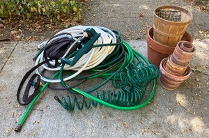 lot 168 image: Gardening LOT - Hoses, Clay Flowerpots, Sprinklers