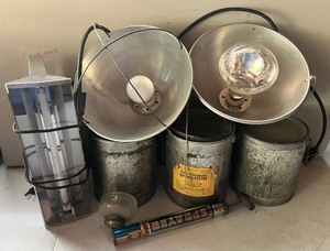 lot 199 image: Mixed Vintage LOT - Tin Cans, Portable Lights, Mastercraft Sprayer